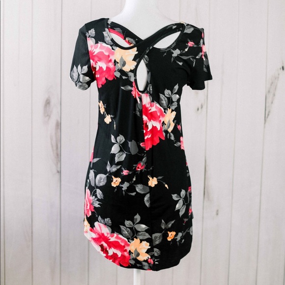 🎈The Florence Tunic- black floral open back top - Picture 4 of 8